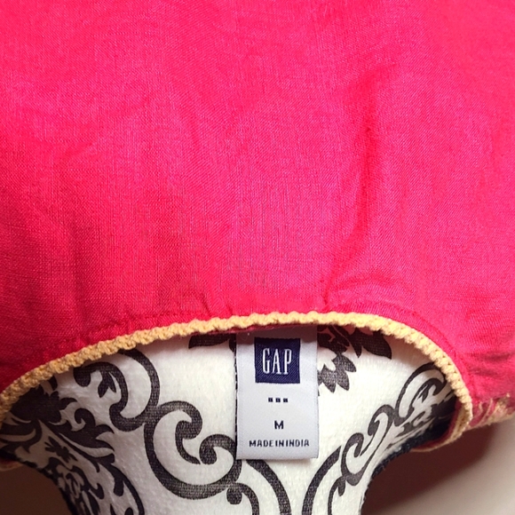 Gap 100% Linen Embroidered Blouse 3/4 sleeves Women's size Medium RN 54023 - Picture 4 of 5